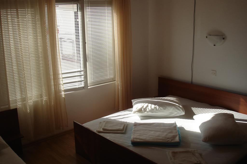 Apartments Cico Starigrad Paklenica Phòng bức ảnh