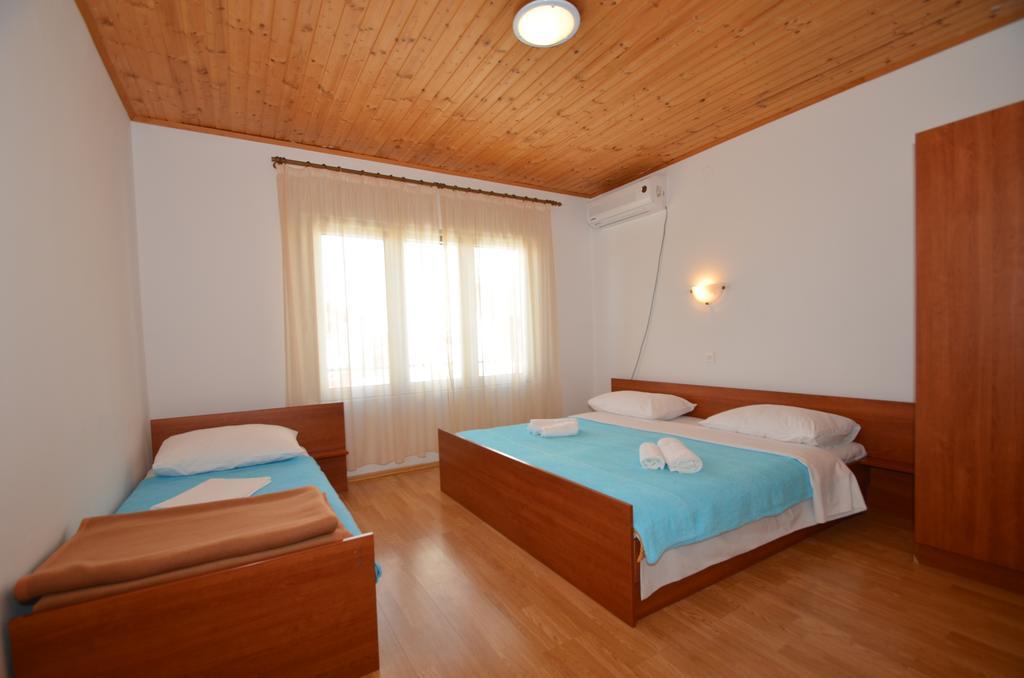 Apartments Cico Starigrad Paklenica Ngoại thất bức ảnh