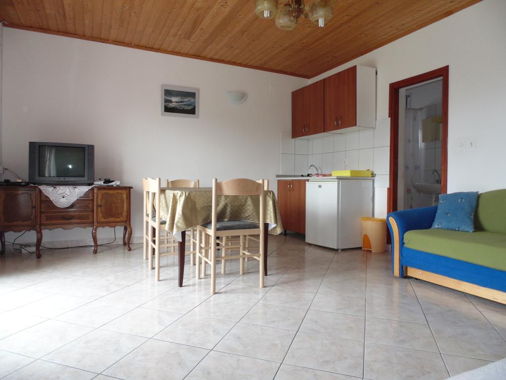 Apartments Cico Starigrad Paklenica Ngoại thất bức ảnh