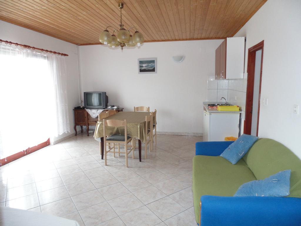 Apartments Cico Starigrad Paklenica Ngoại thất bức ảnh